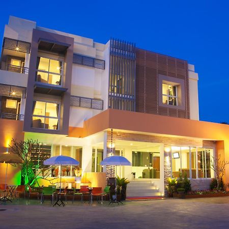Hotel La Belle à Chiang Rai Extérieur photo