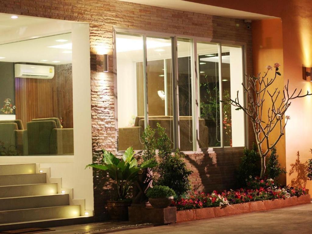 Hotel La Belle à Chiang Rai Extérieur photo